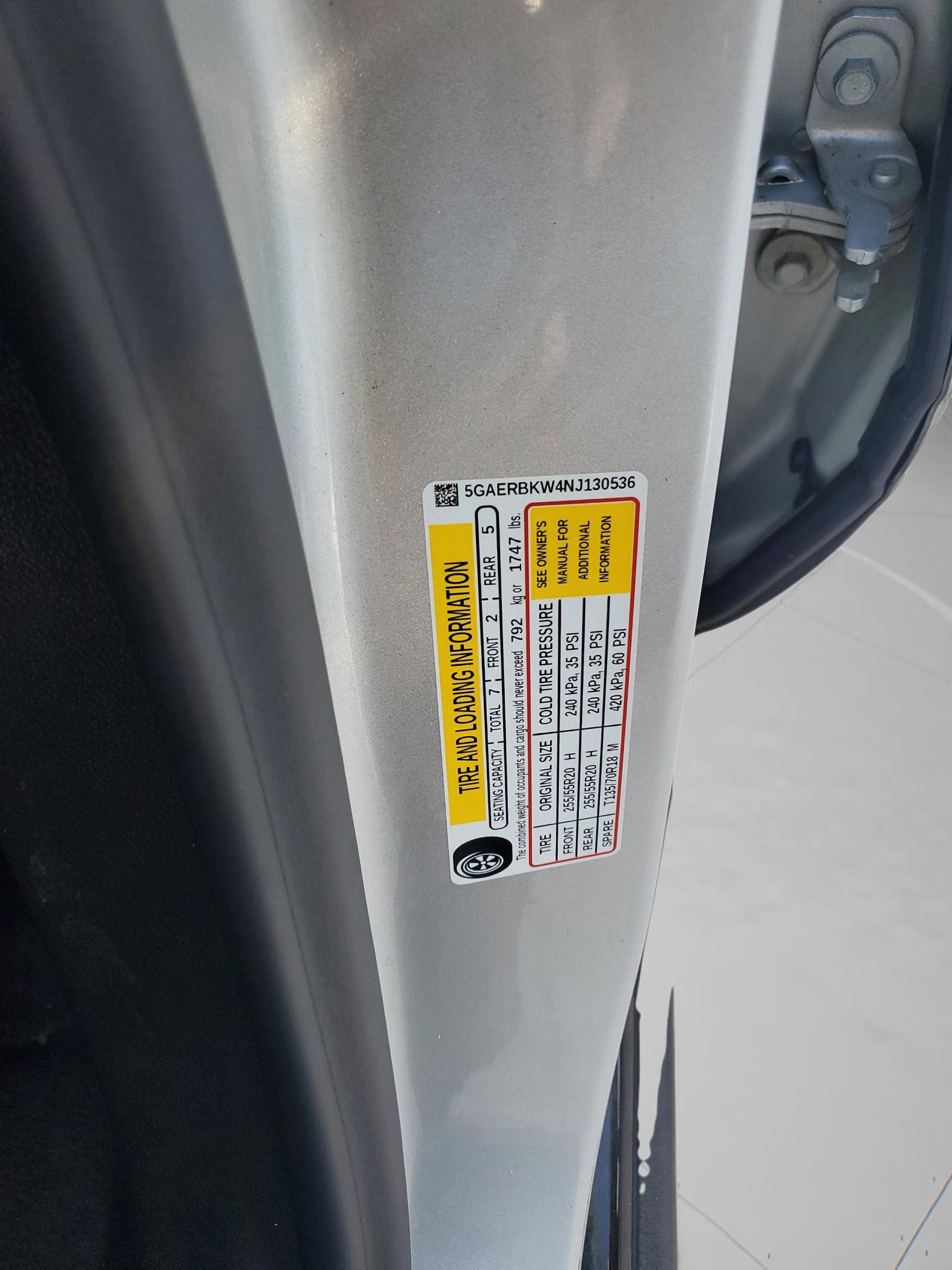 Used 2022 Buick Enclave Essence w/ Sport Touring Edition image 32