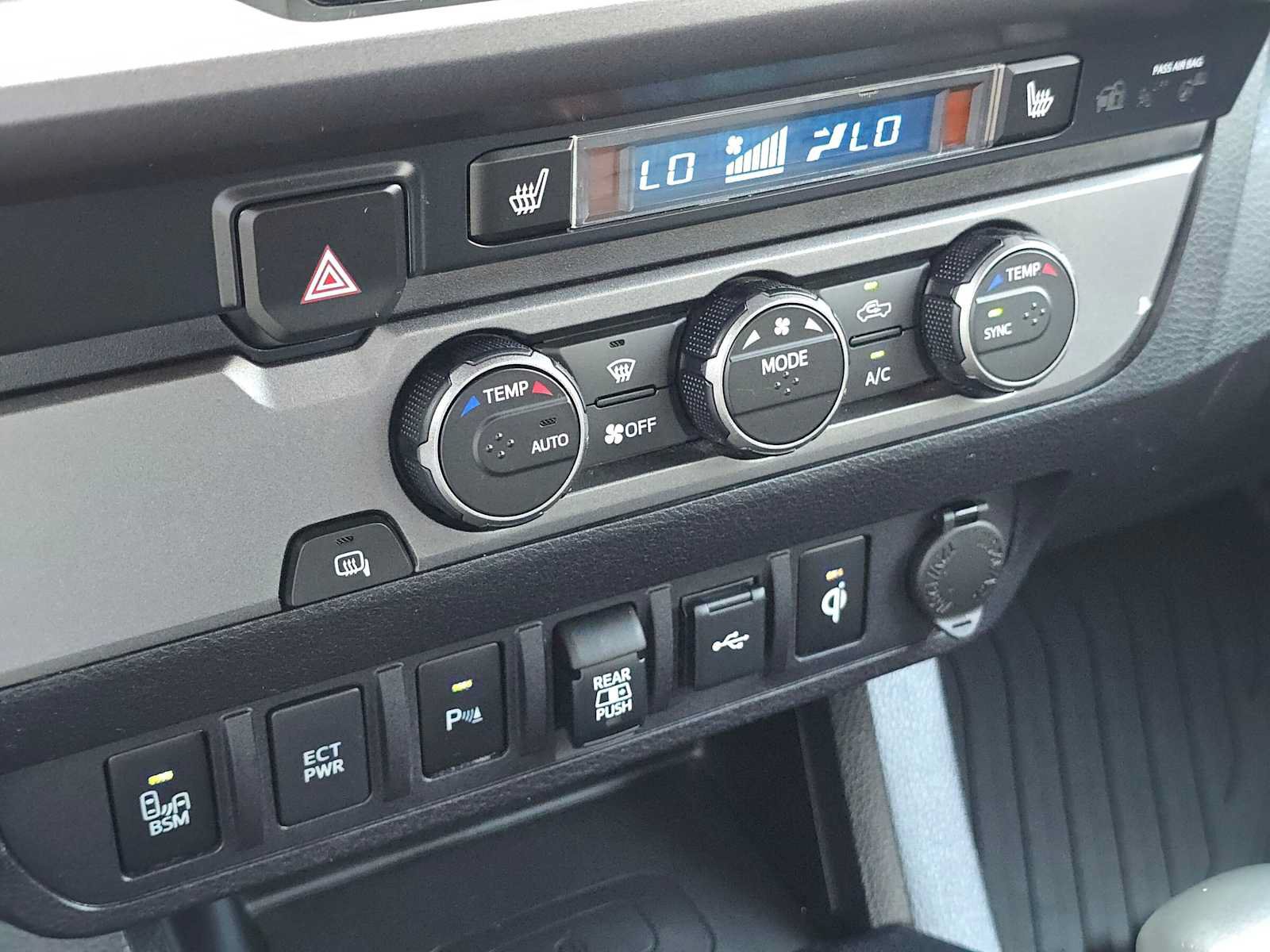Used 2020 Toyota Tacoma TRD Sport w/ Technology Package RWD image 34
