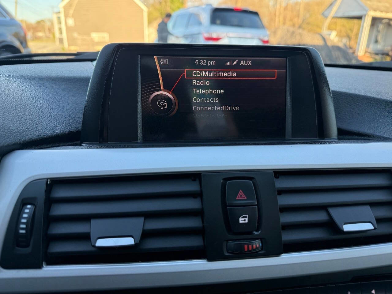 Used 2013 BMW 320i xDrive 320i xDrive AWD 4dr Sedan image 16