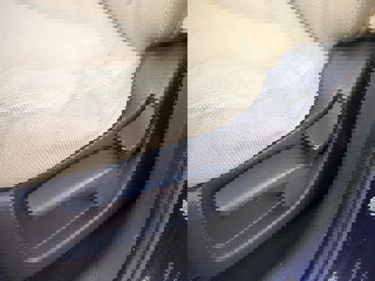 Used 2010 Hyundai Santa Fe GLS image 16