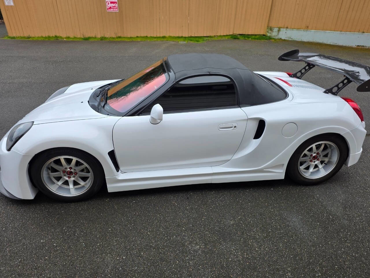 Used 2000 Toyota MR2 image 4