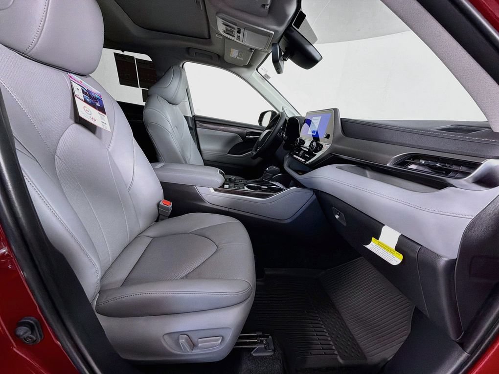 New 2026 Toyota Highlander Limited AWD/4WD image 29