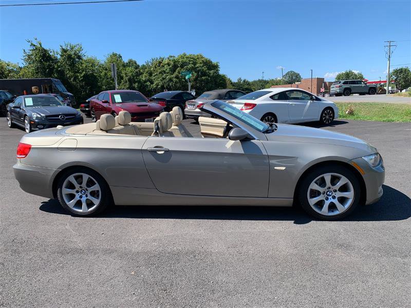 Used 2009 BMW 335i Convertible image 3