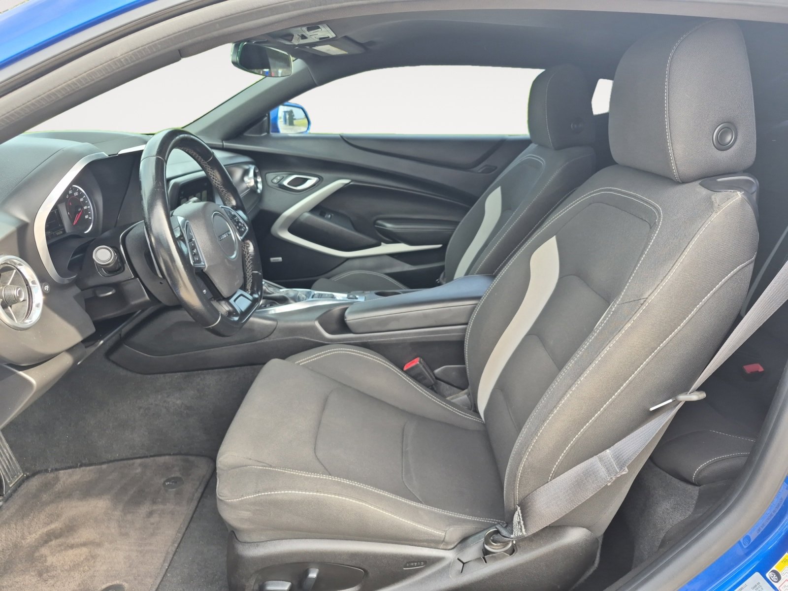 Used 2018 Chevrolet Camaro LT w/ Technology Package RWD image 22