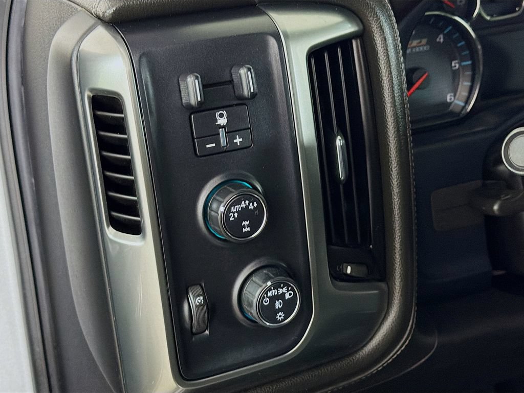 Used 2017 Chevrolet Silverado 1500 LTZ Z71 w/ LTZ Plus Package AWD/4WD image 11
