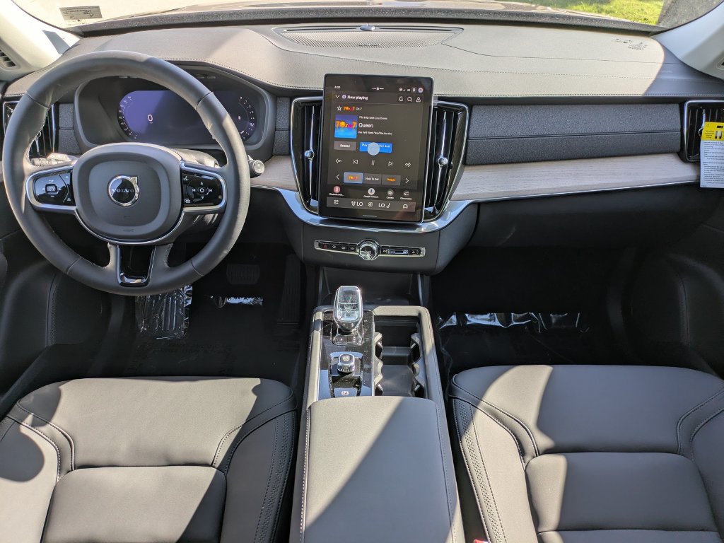 New 2027 Volvo XC90 B6 Plus AWD/4WD image 14