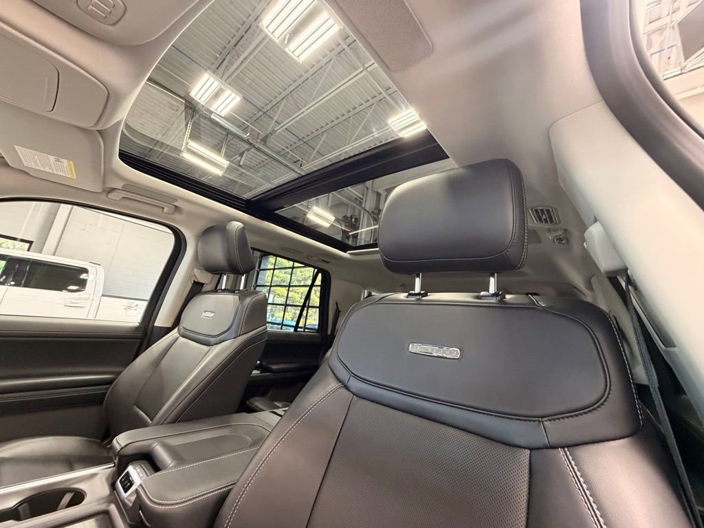 Used 2025 Ford Expedition Max Platinum w/ Driver's Package AWD/4WD image 33