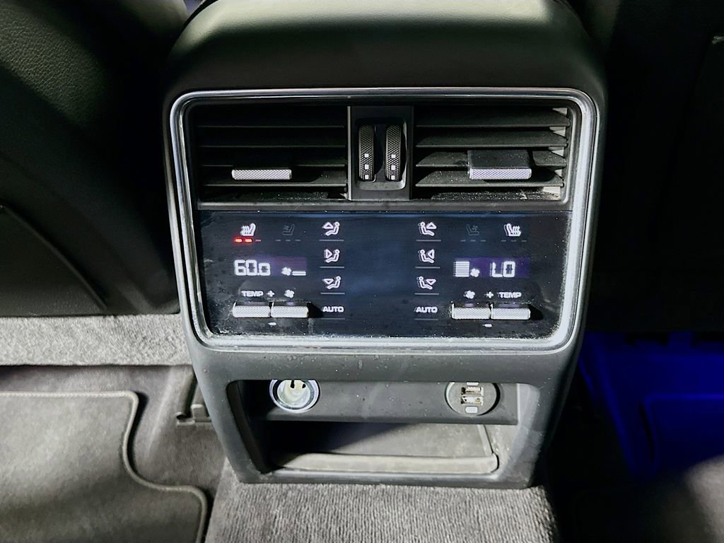 Used 2019 Porsche Cayenne Base image 32