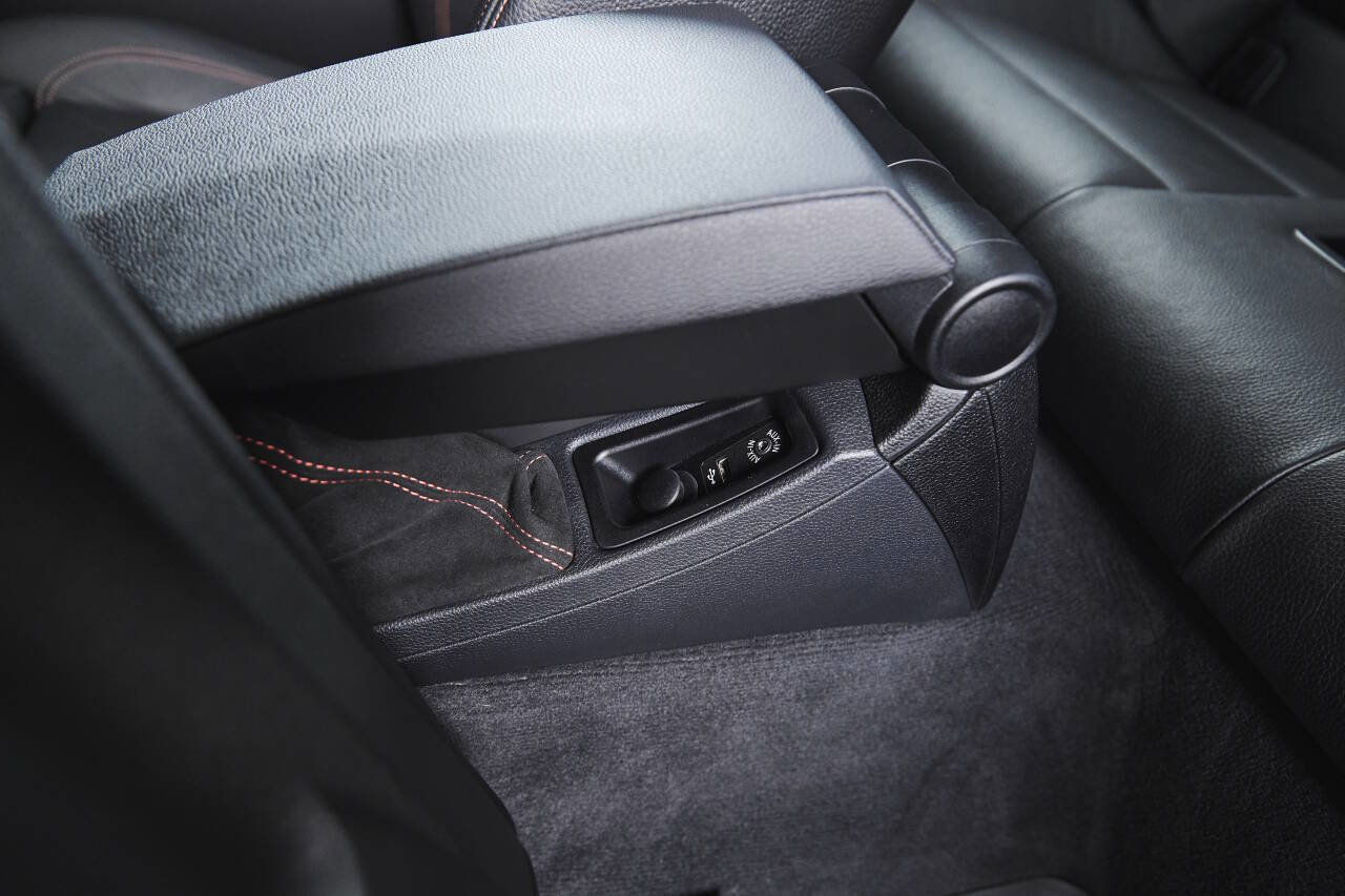 Used 2011 BMW 1 Series M image 48