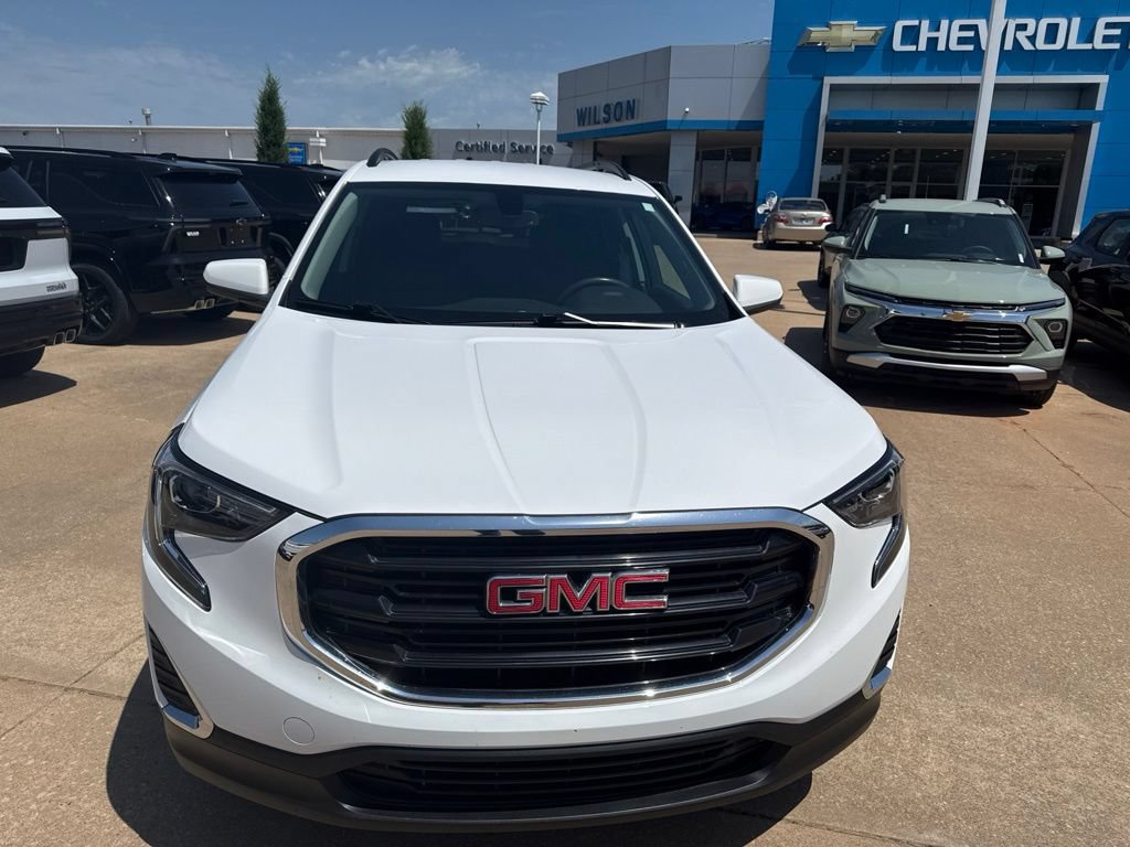 Used 2018 GMC Terrain SLE w/ Driver Convenience Package FWD image 2