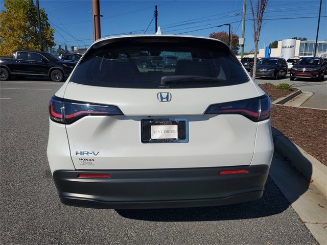 Certified 2025 Honda HR-V LX image 5