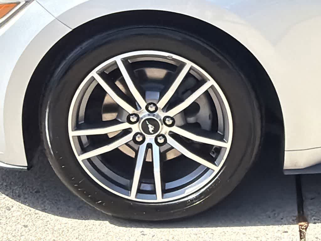 Used 2017 Ford Mustang Premium image 9