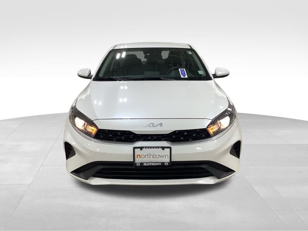Used 2023 Kia Forte LXS image 2