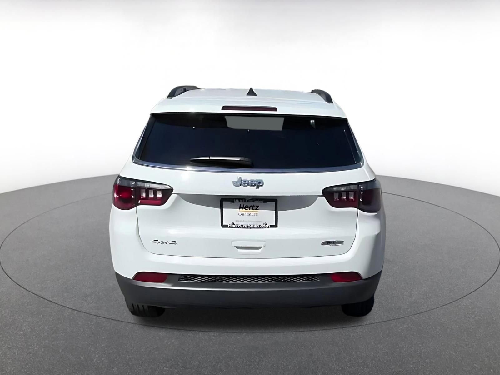 Used 2025 Jeep Compass Latitude image 7