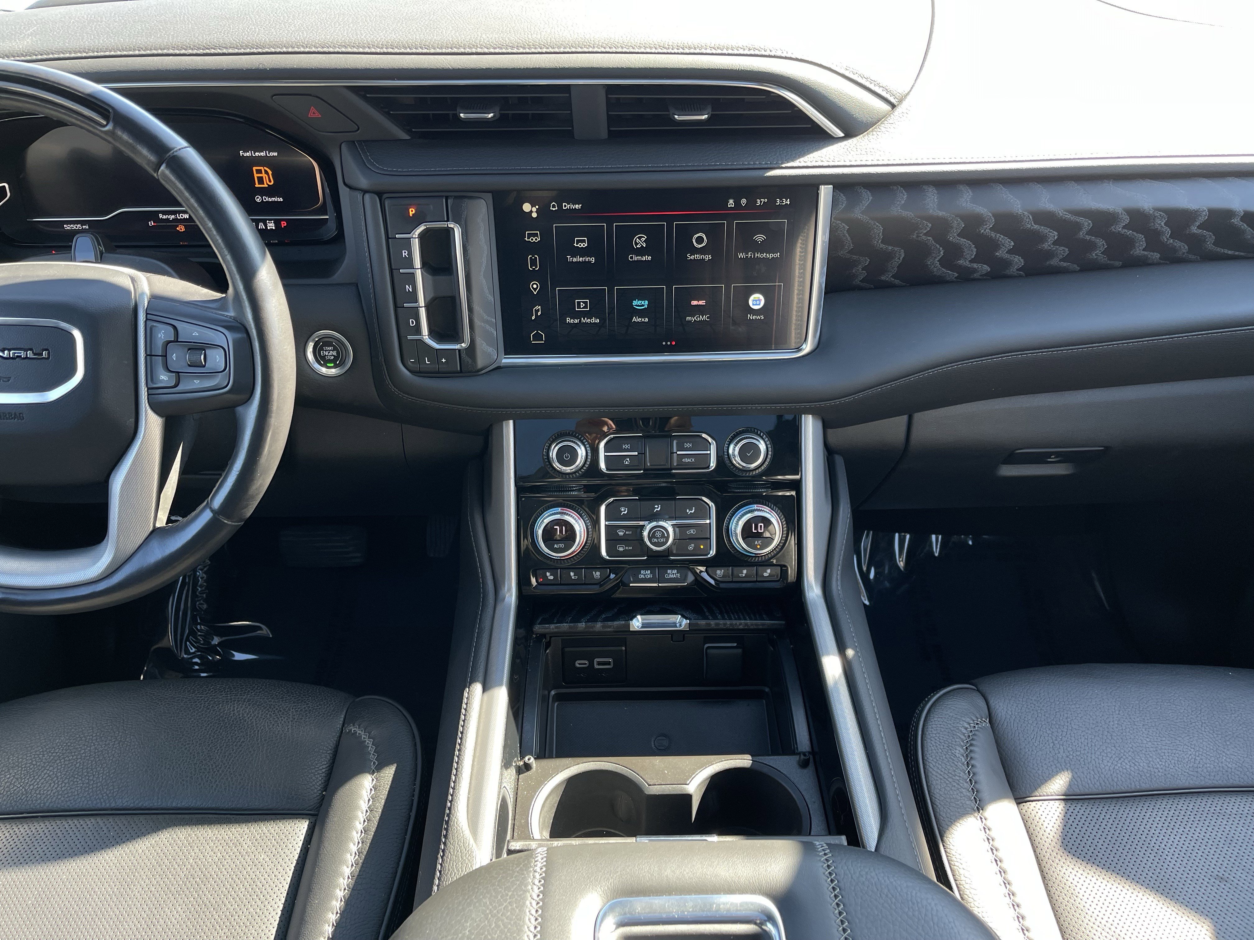 Used 2023 GMC Yukon XL Denali w/ Denali Reserve Package image 17