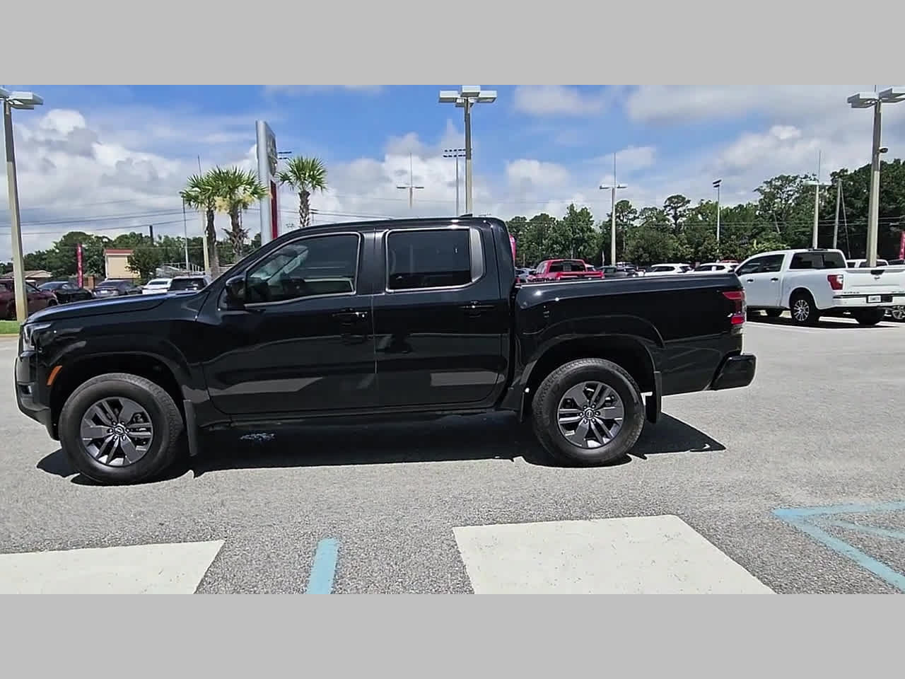 Used 2025 Nissan Frontier SV w/ SV Convenience Package AWD/4WD image 28