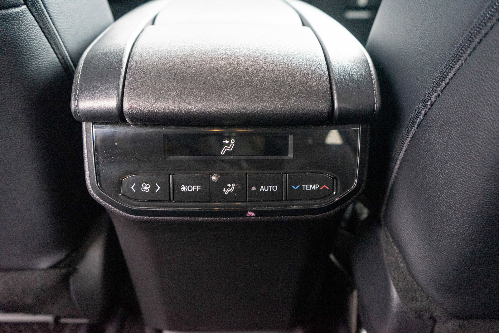 Used 2025 Toyota Highlander XLE image 29