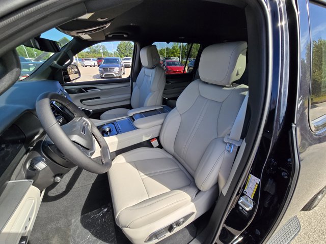 New 2025 Jeep Wagoneer Series III AWD/4WD image 25