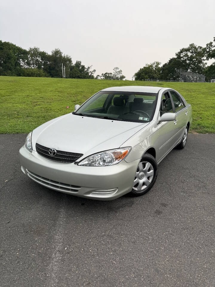 Used 2004 Toyota Camry LE FWD image 2