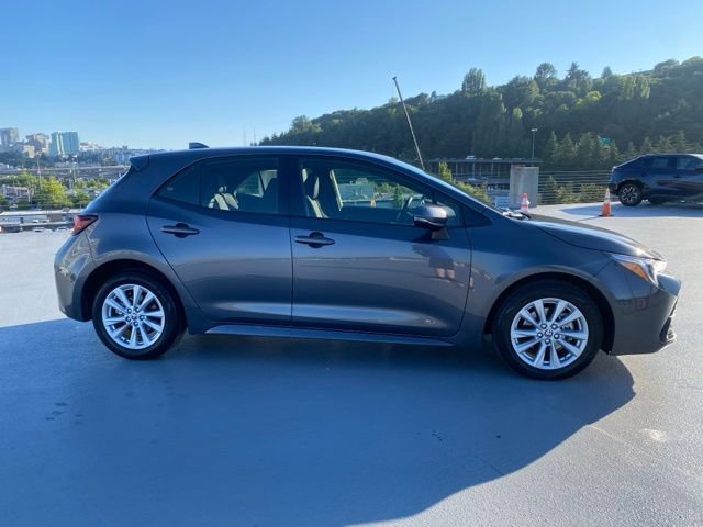 Certified 2024 Toyota Corolla SE w/ SE Package FWD image 3