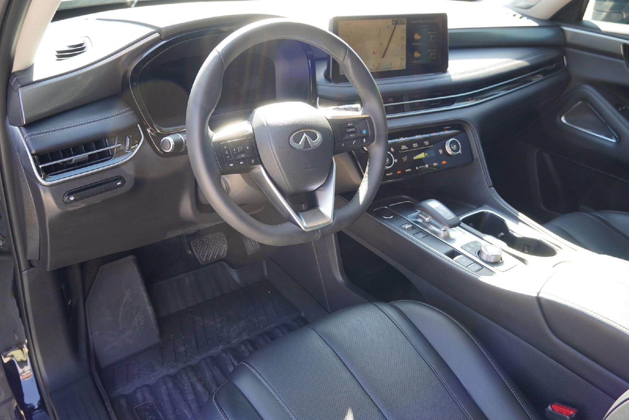 Certified 2025 INFINITI QX60 Luxe image 8