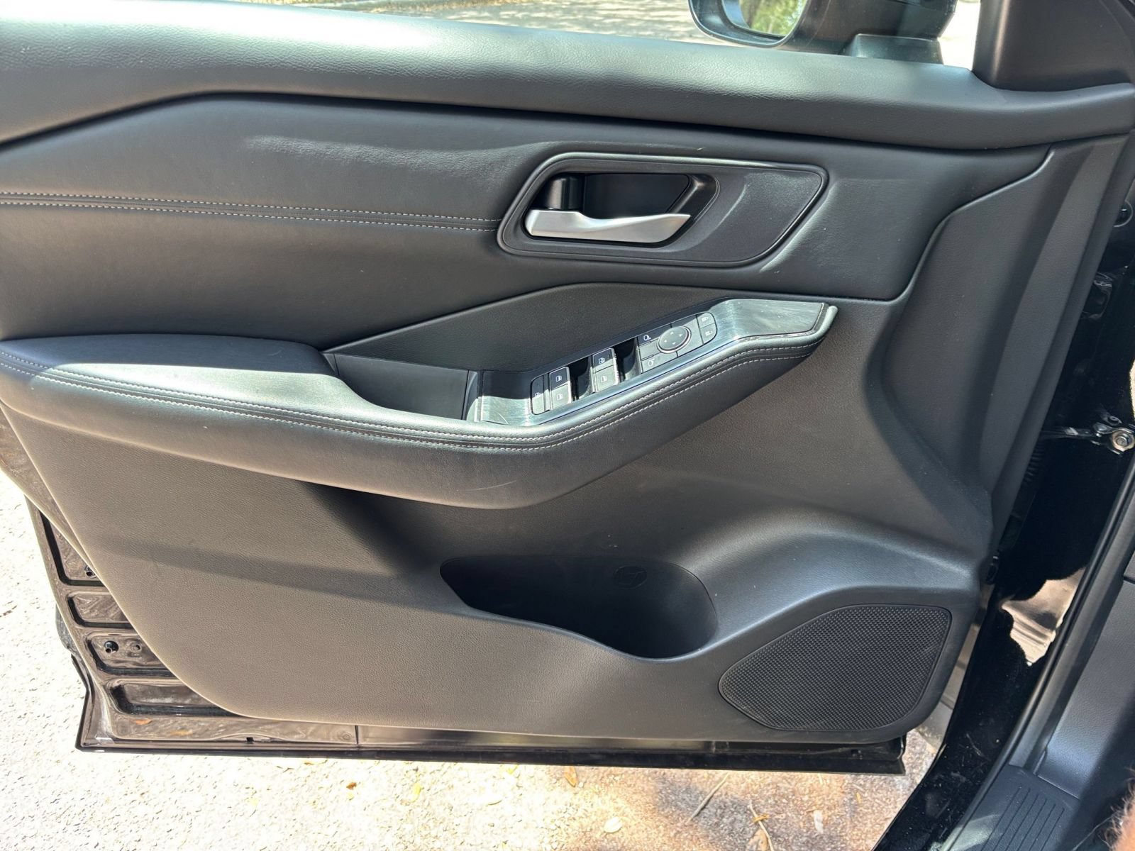 Used 2026 Nissan Rogue SL FWD image 15