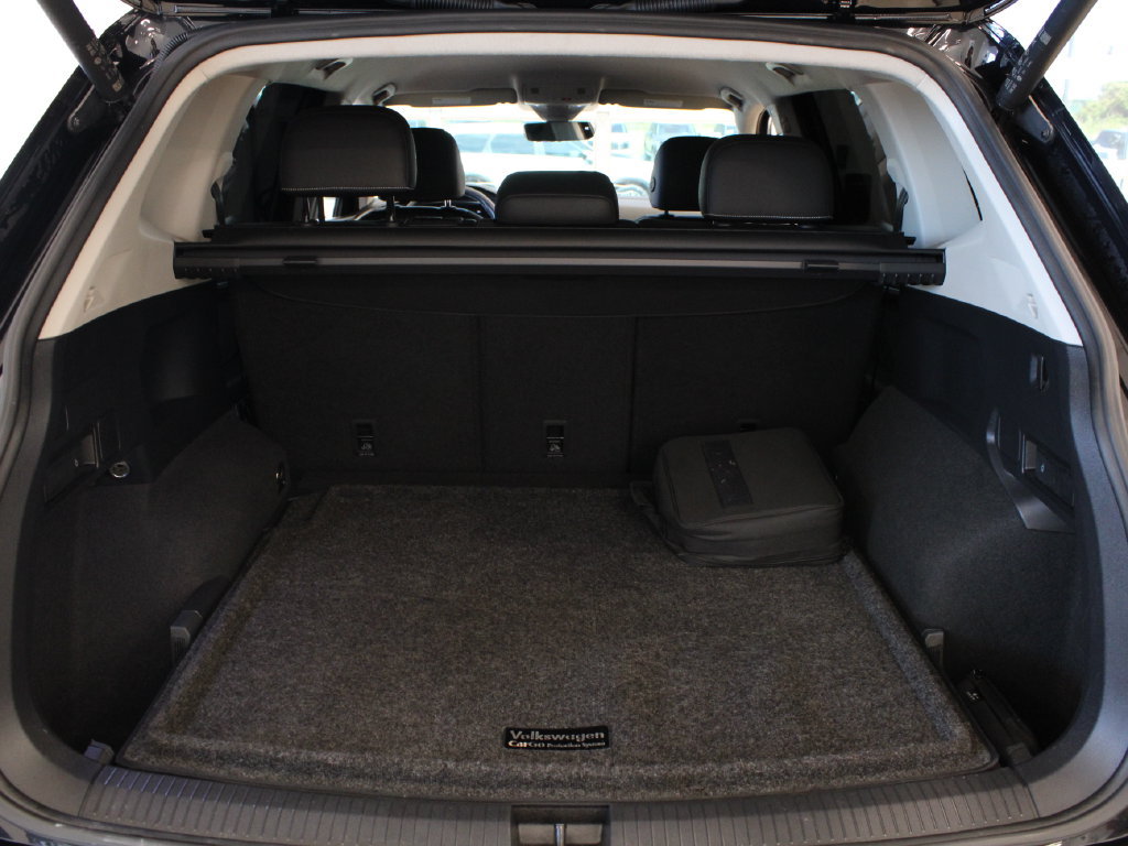 Used 2022 Volkswagen Tiguan SE AWD/4WD image 35
