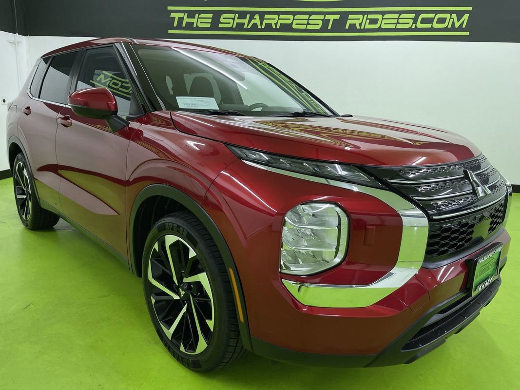 Used 2022 Mitsubishi Outlander ES image 2