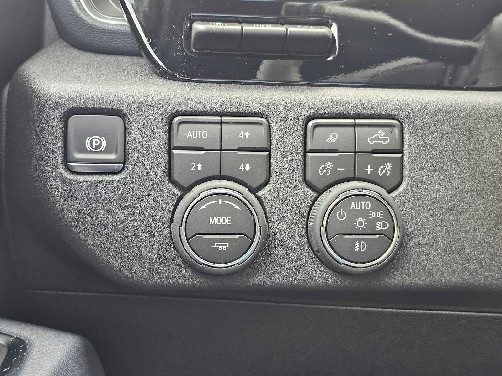 New 2026 Chevrolet Silverado 2500 High Country w/ Technology Package AWD/4WD image 29
