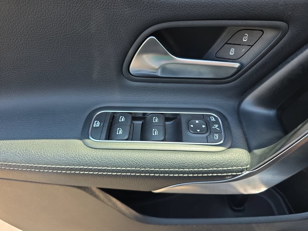 Used 2025 Mercedes-Benz CLA 250 image 26
