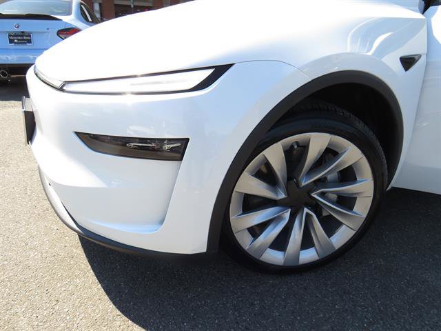 Used 2026 Tesla Model Y Long Range RWD image 19