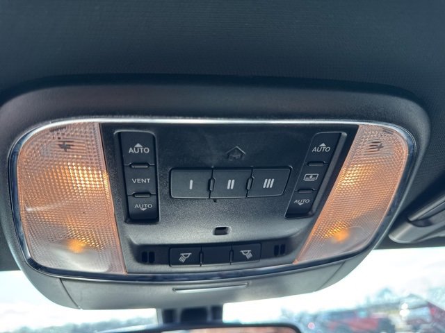 Used 2023 Chrysler 300 S image 30