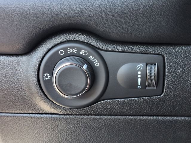 Used 2024 Dodge Durango SXT image 15