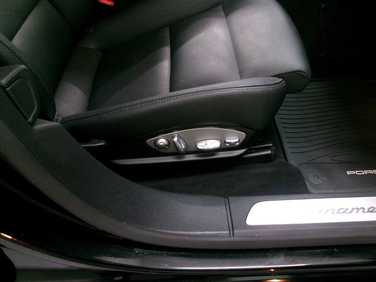 Used 2014 Porsche Panamera 4 AWD/4WD image 29