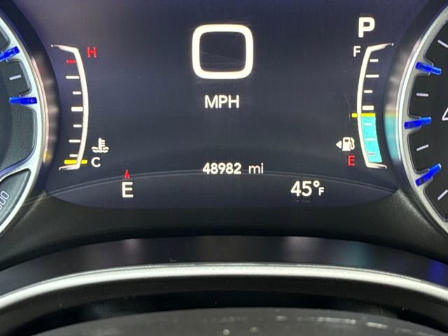 Used 2024 Chrysler Pacifica Touring-L image 22