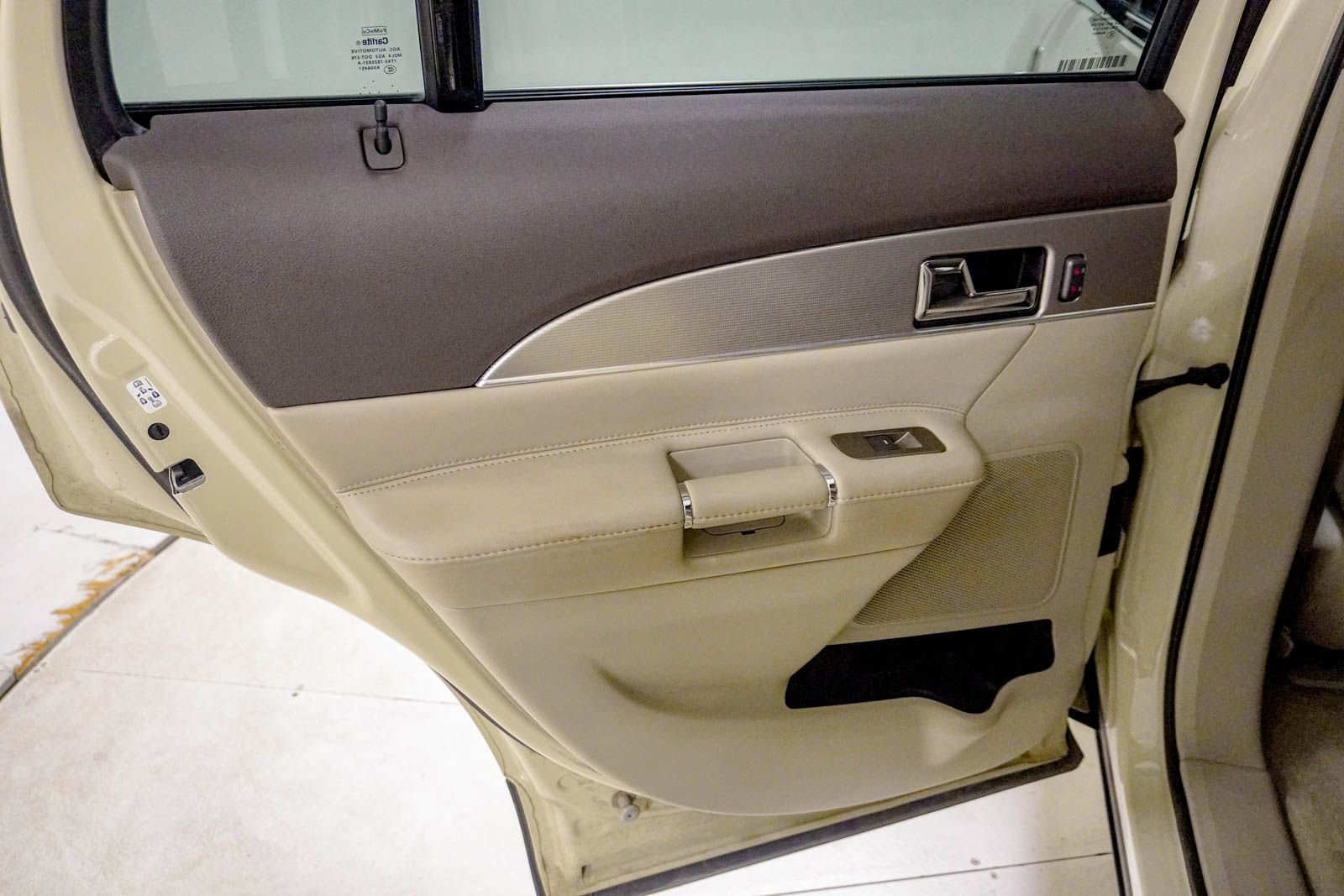 Used 2015 Lincoln MKX FWD w/ Equipment Group 101A image 35