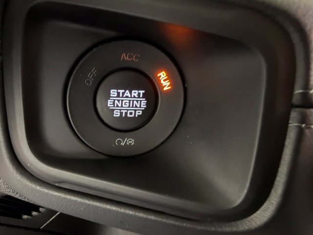 Used 2025 Jeep Wrangler Unlimited Sahara AWD/4WD image 12