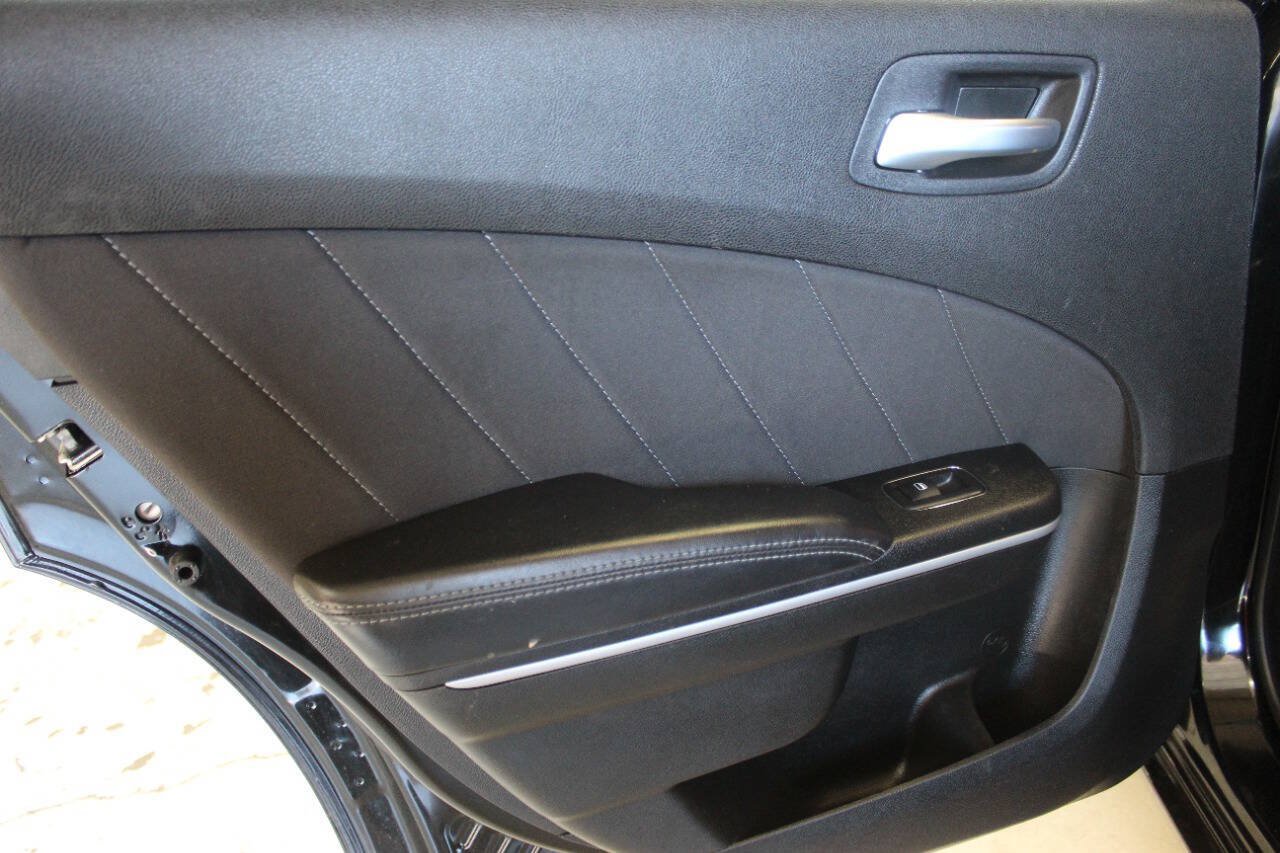 Used 2023 Dodge Charger SXT RWD image 15