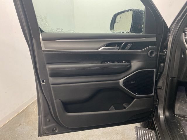 Used 2026 Jeep Grand Wagoneer Limited w/ Premium Group II AWD/4WD image 20