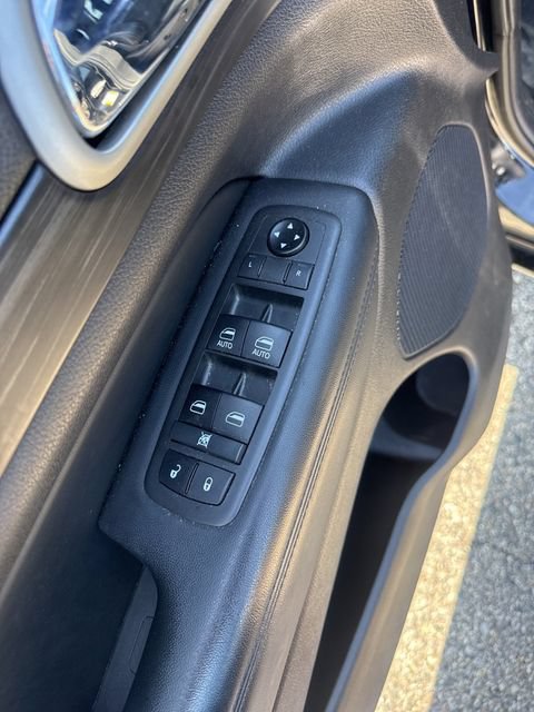 Used 2021 Jeep Grand Cherokee Laredo X AWD/4WD image 18