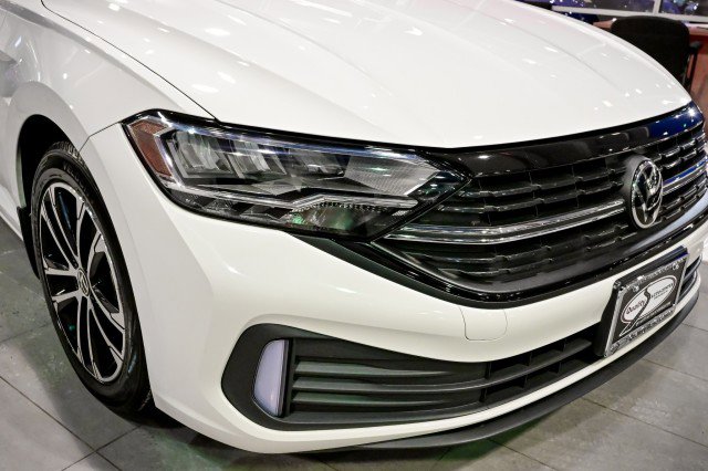 Used 2024 Volkswagen Jetta Sport image 10