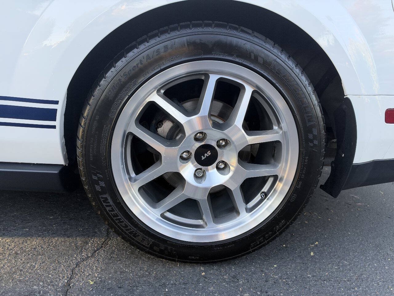 Used 2007 Ford Mustang Shelby GT500 RWD image 16