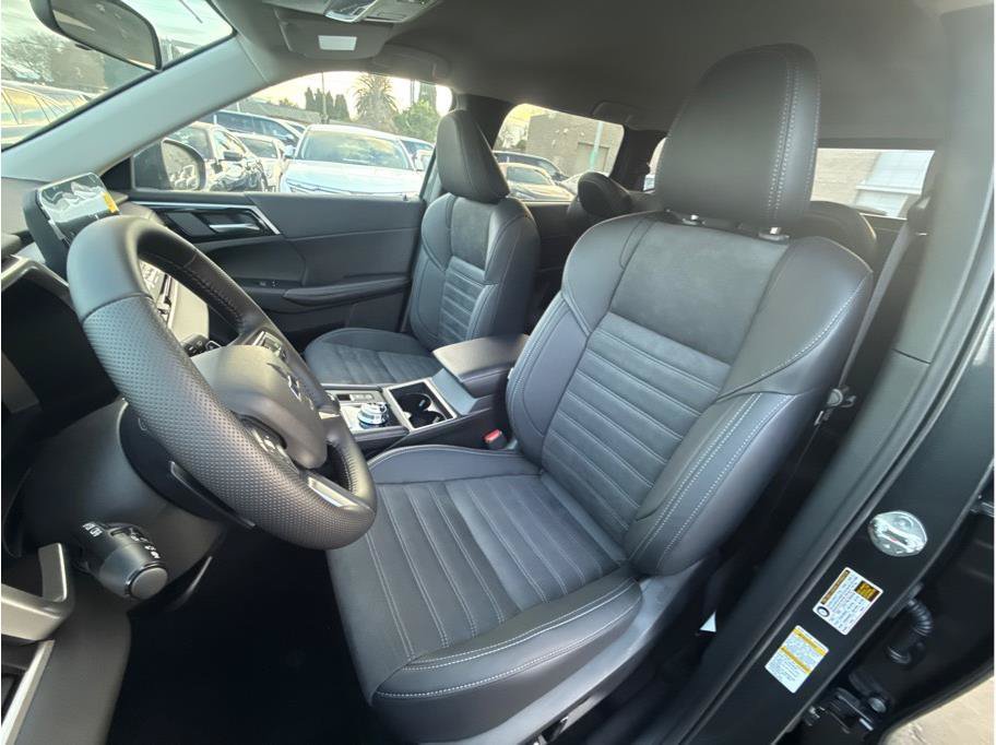 Used 2025 Mitsubishi Outlander SE AWD/4WD image 12