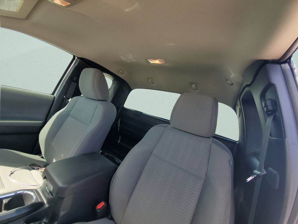 Used 2018 Toyota Tacoma SR image 17