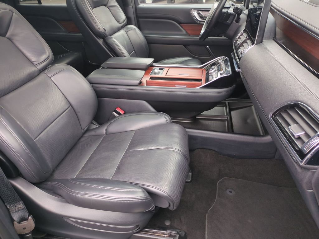 Used 2023 Lincoln Navigator Reserve AWD/4WD image 22