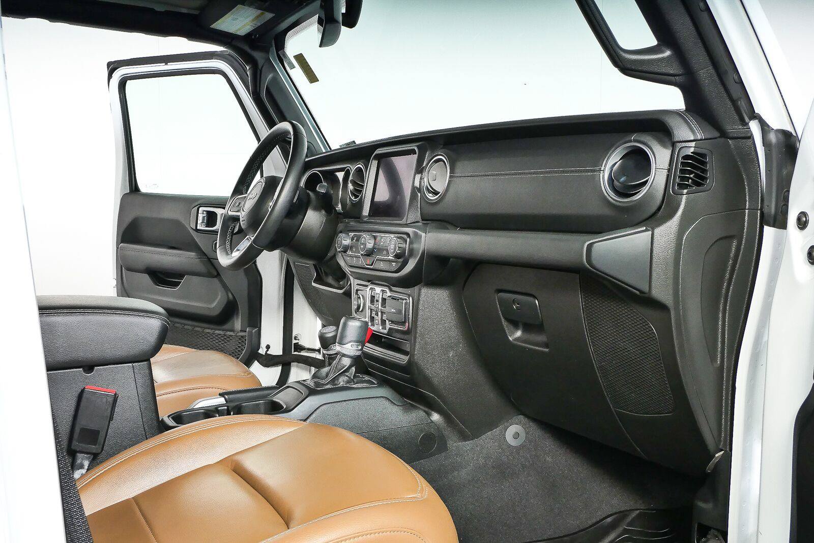 Used 2021 Jeep Wrangler Unlimited Sahara AWD/4WD image 23