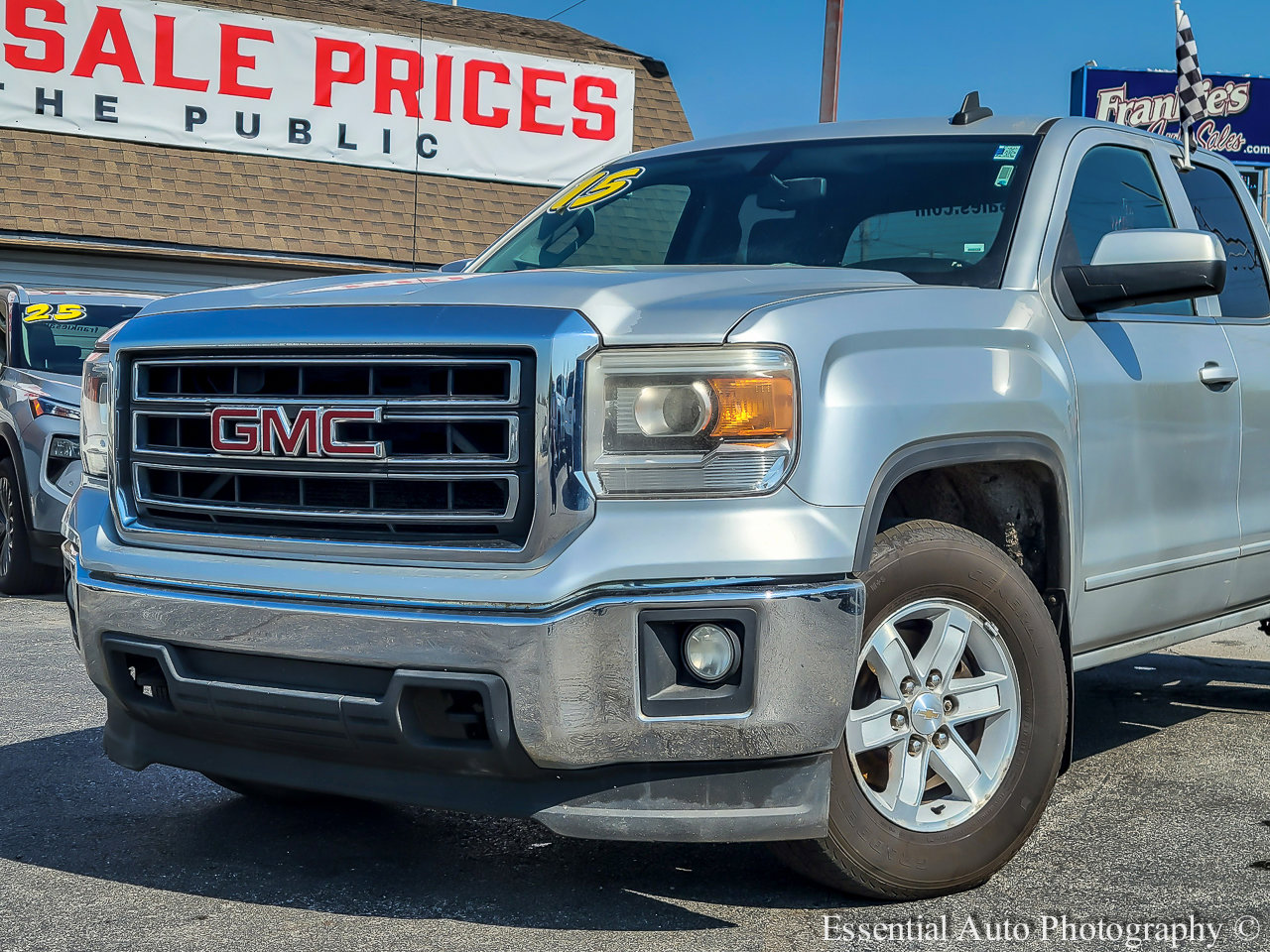 Used 2015 GMC Sierra 1500 SLE w/ SLE Value Package RWD image 2