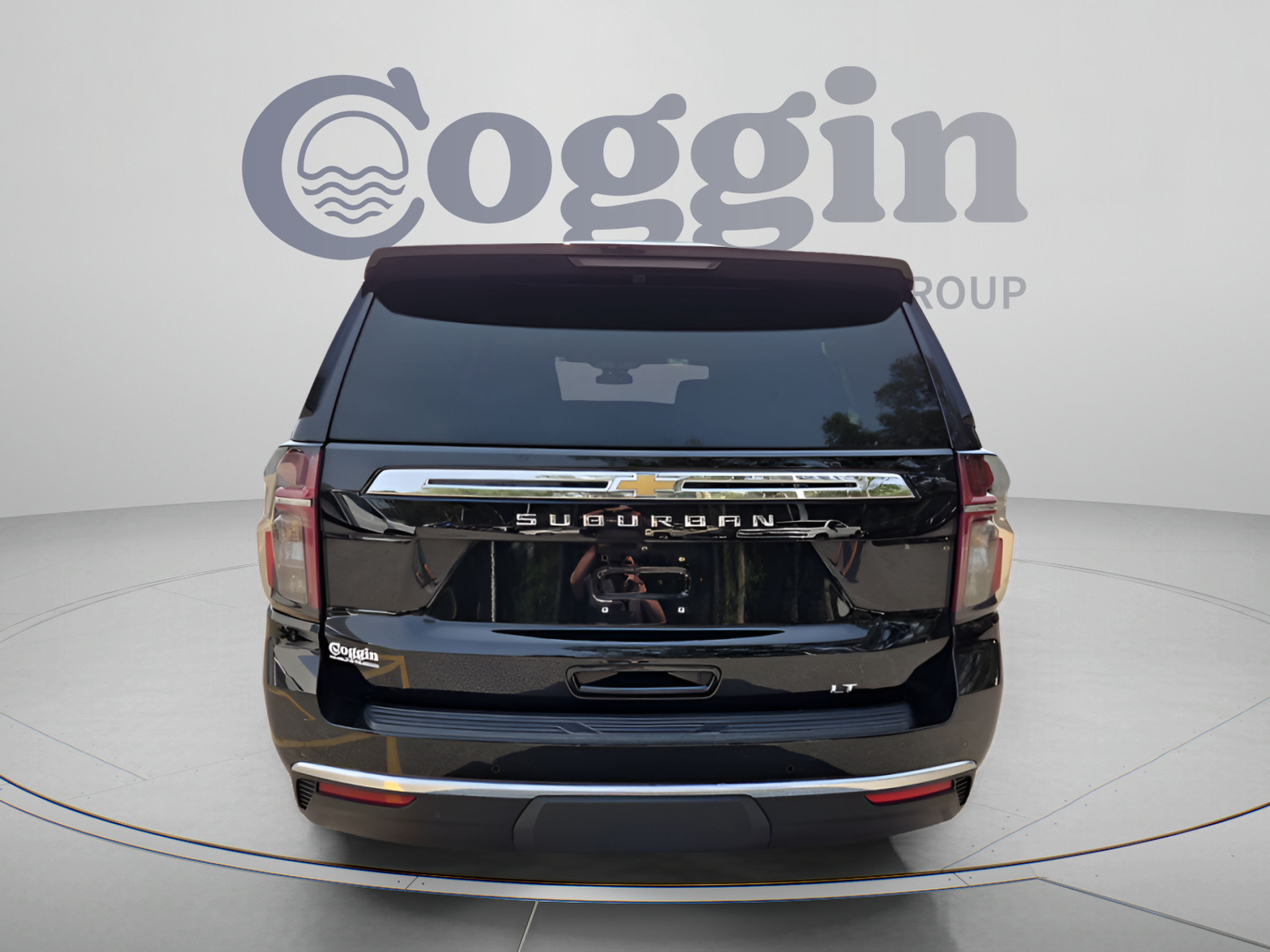 Certified 2024 Chevrolet Suburban LT RWD image 4