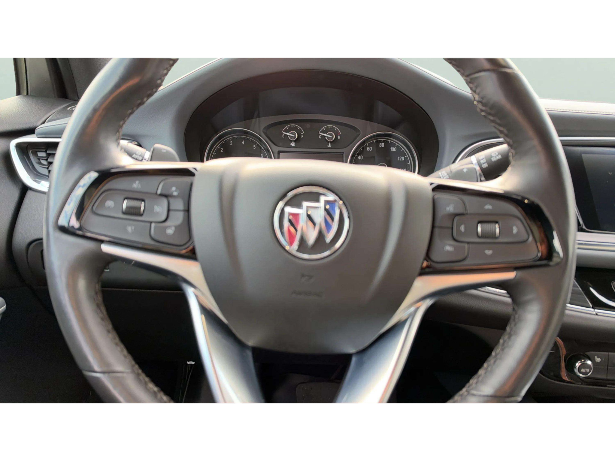 Used 2023 Buick Enclave Essence AWD/4WD image 17