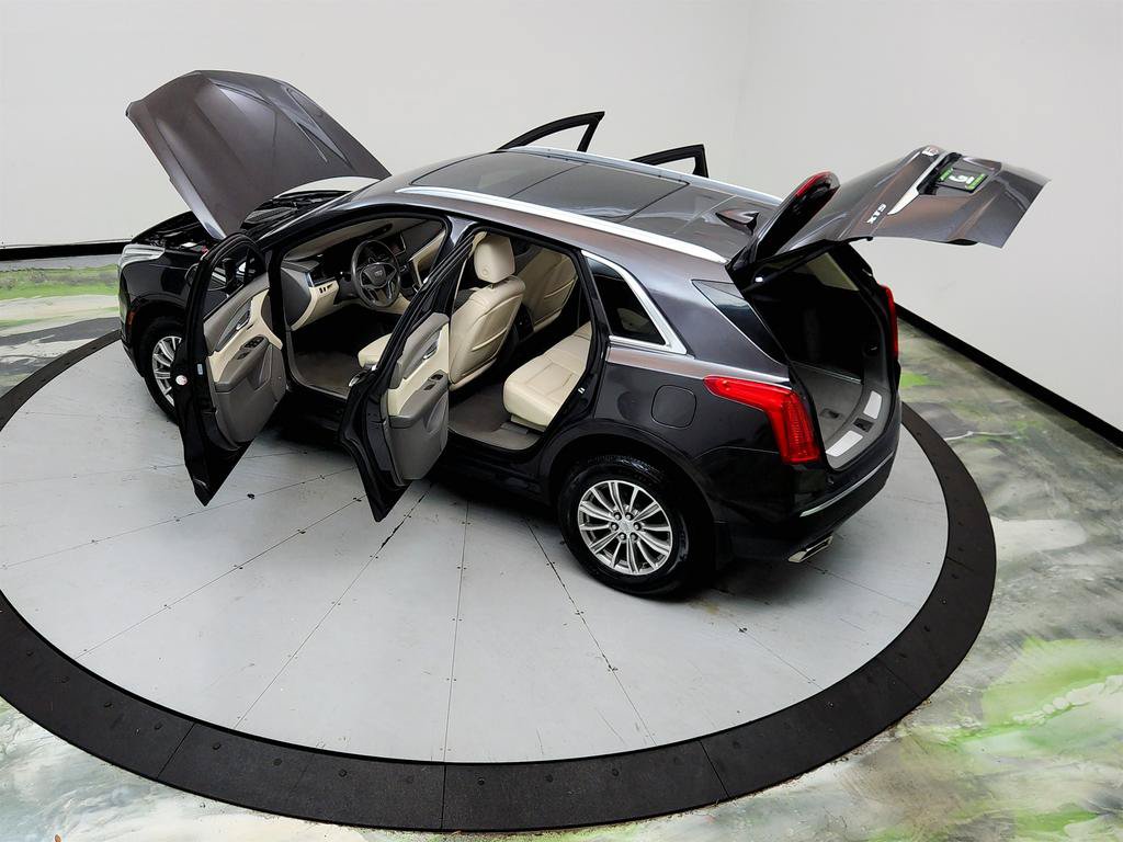 Used 2017 Cadillac XT5 Luxury w/ Driver Awareness Package FWD image 20